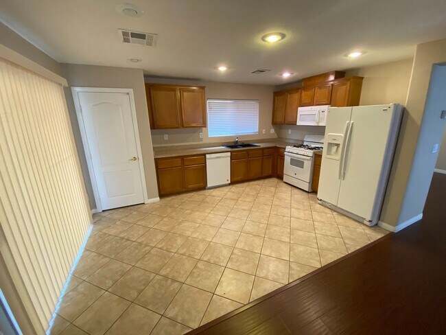Foto del edificio - Wonderful 4 bed/2.5 bath home located in Summerlin