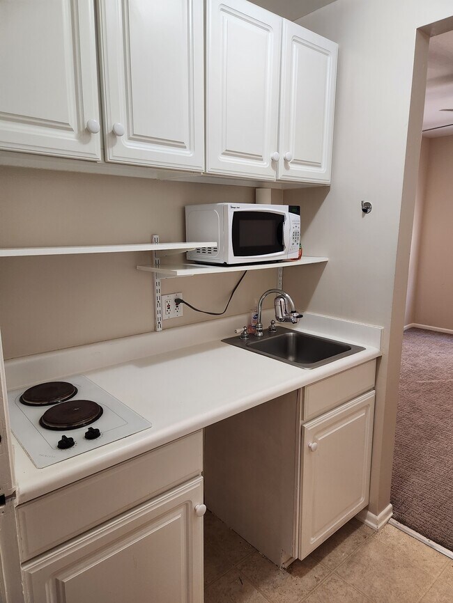 Kitchenette space Apt #5 - 1032 7th St