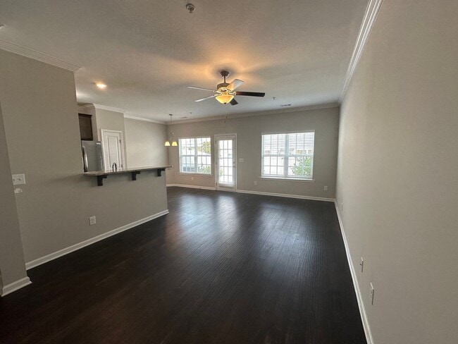 Building Photo - Amazing 3 Bed 2.5 Bath Townhome in Spring ...