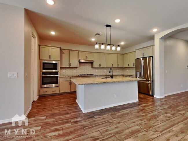 Foto del edificio - 15093 W Latham St