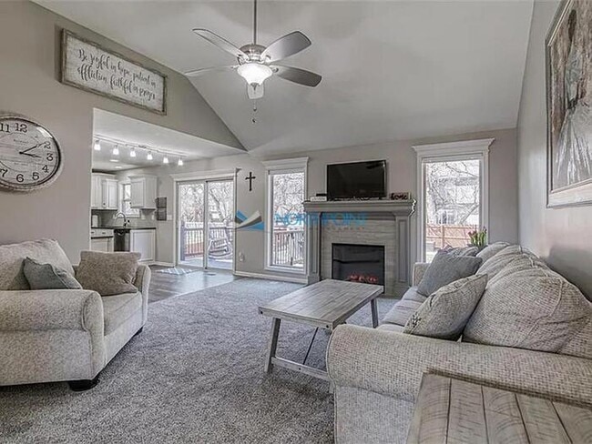 Building Photo - Gorgeous 4 bedroom, 3 bath home in Spring ...