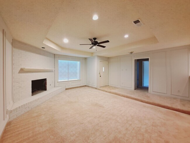 Foto del edificio - Amazing 3/2/2 Duplex in Carrollton-Farmers...