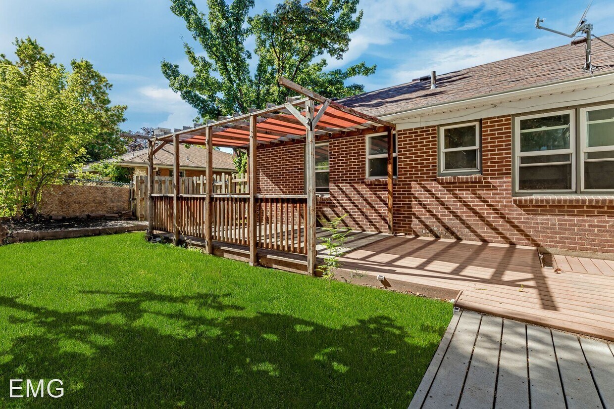 Primary Photo - 3 br, 2 bath House - 3702 Brinker Ave