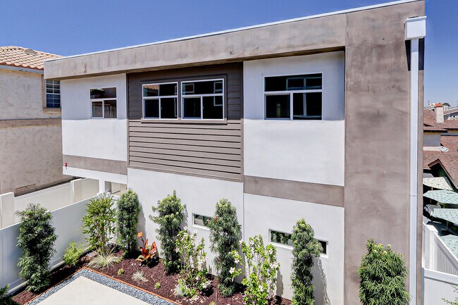 Building Photo - 2321 Clark Ln