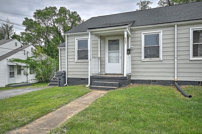 Building Photo - 607 Weaver Pike