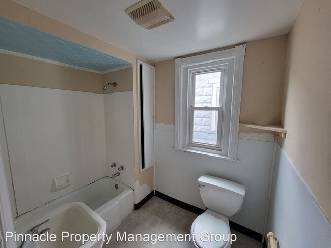 Building Photo - 5 br, 1 bath House - 611 Fiot Avenue