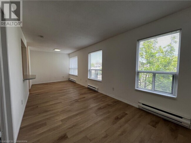 Building Photo - 102 Greensides Ave