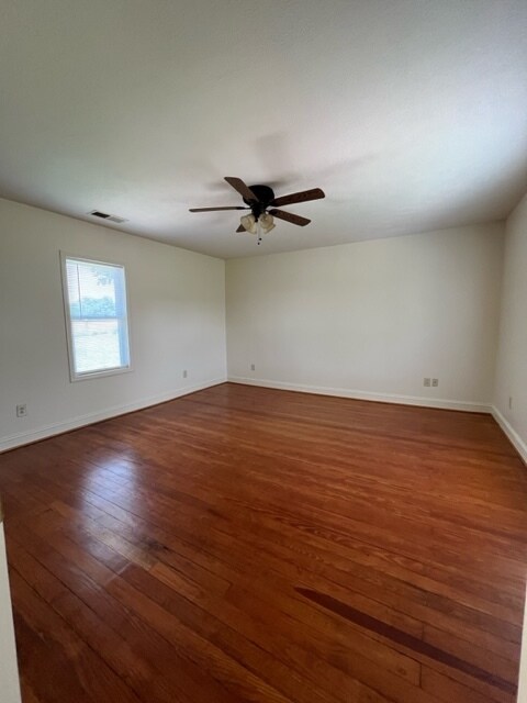 Foto del edificio - 3144 Evergreen Rd