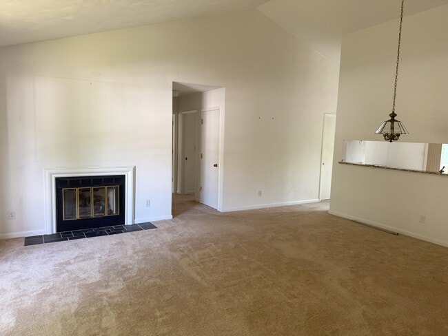 Building Photo - 4554 Summerset Dr