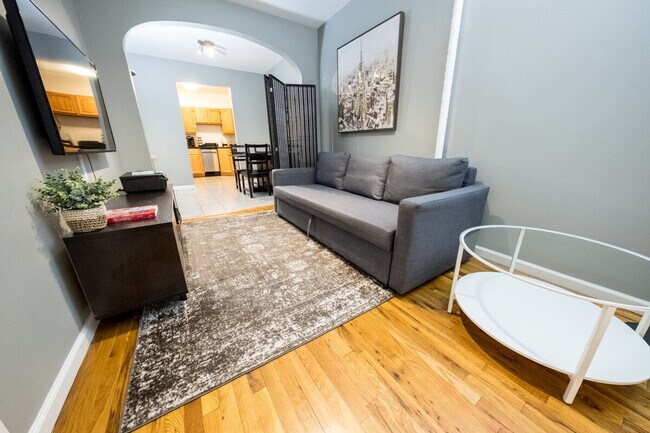 Foto del edificio - 305 E 104th St
