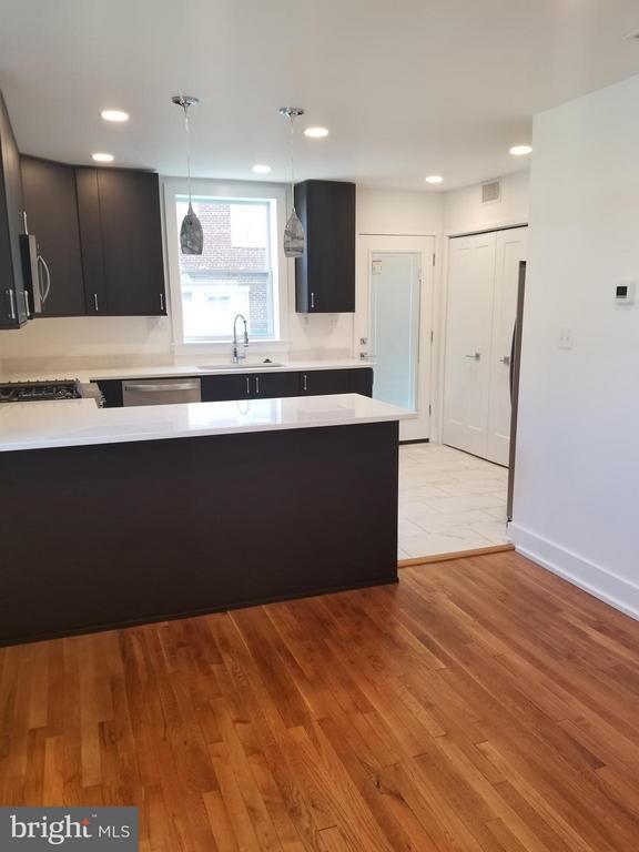 Foto del edificio - 3611 Edison St