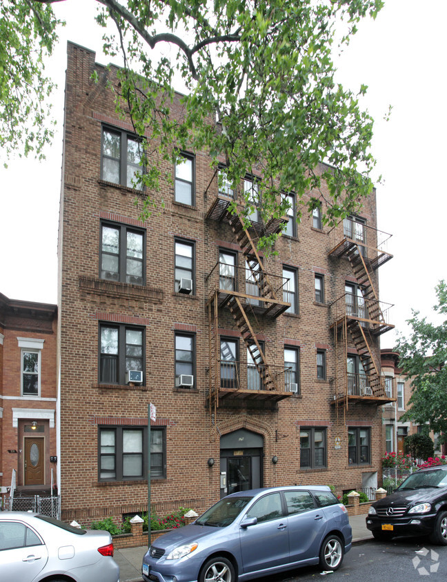 Building Photo - 325 76th St