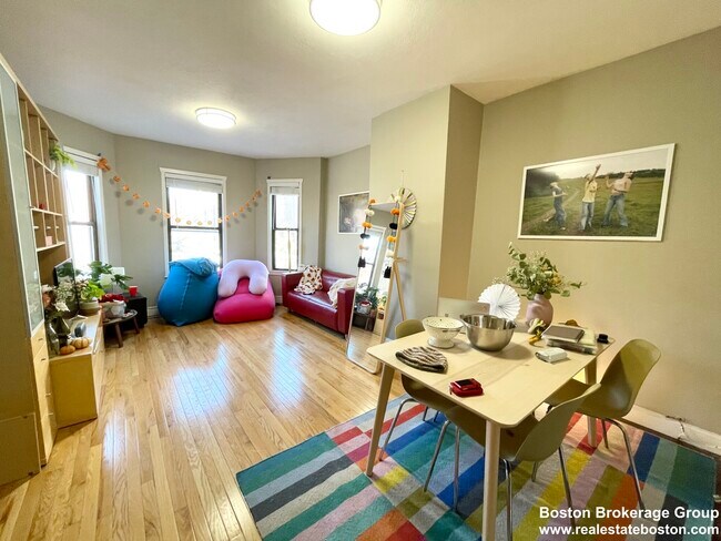 Foto del edificio - 1578 Tremont St