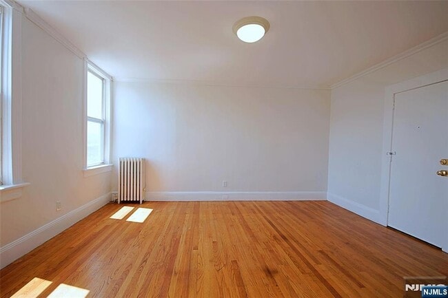 Photo - 154 Undercliff Ave Apartment