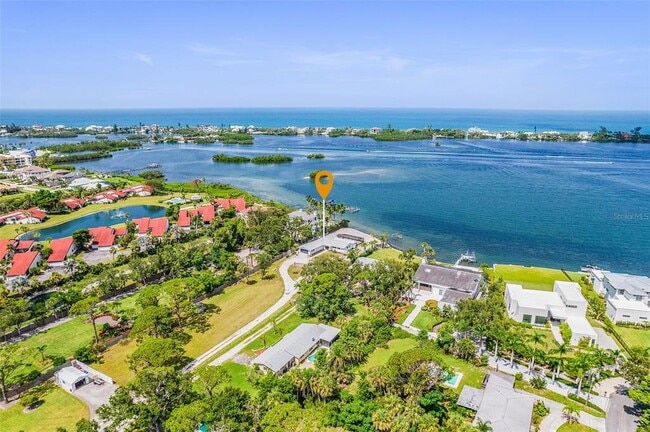 Building Photo - 716 Sarabay Rd