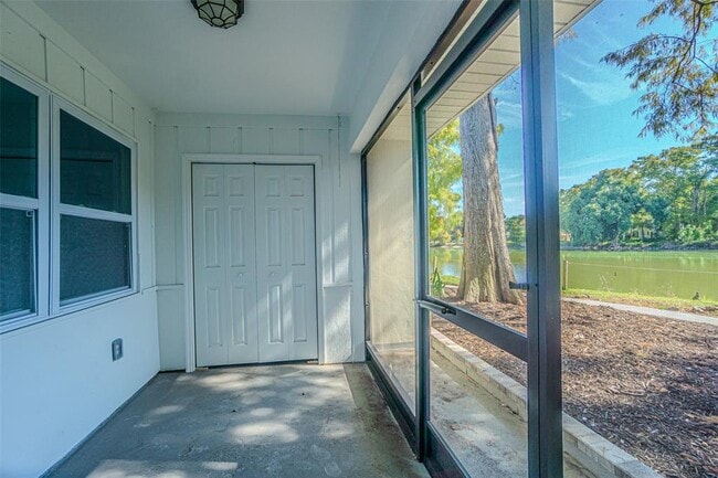 Building Photo - 556 Clearwater Largo Rd