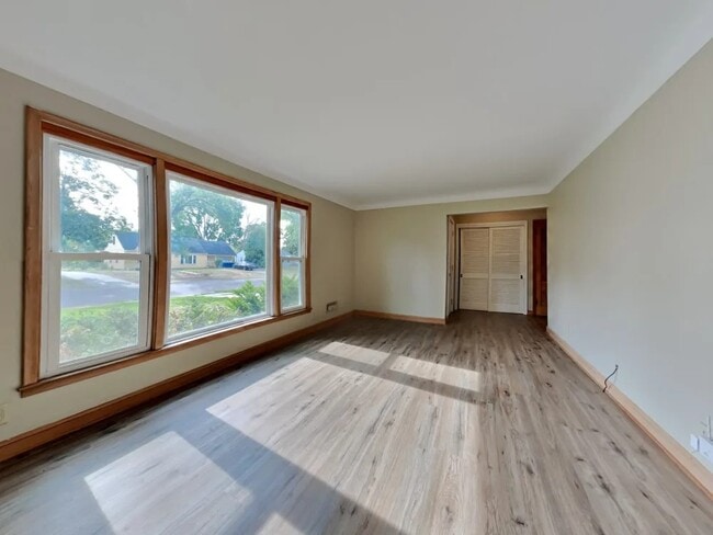 Building Photo - 7506 Columbus Ave.