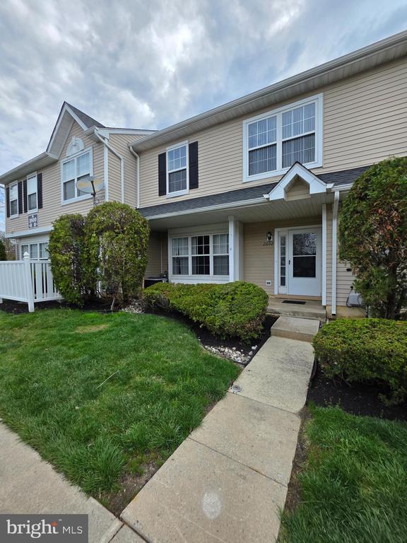 Building Photo - 2602 Saxony Dr