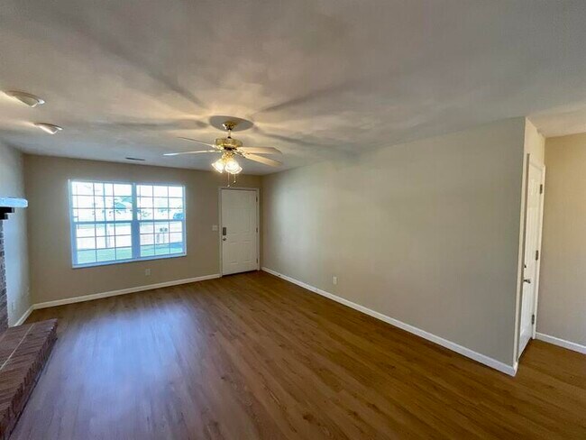 Building Photo - 559 Ponderosa Ave