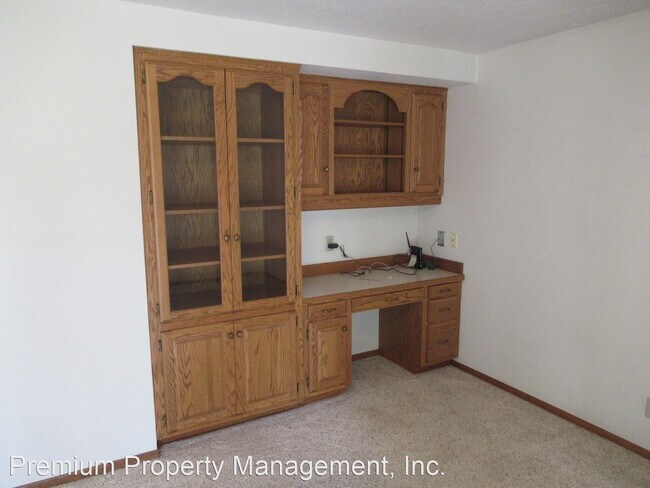 Building Photo - 3 br, 2.5 bath House - 1385 Tiburon Ct SE