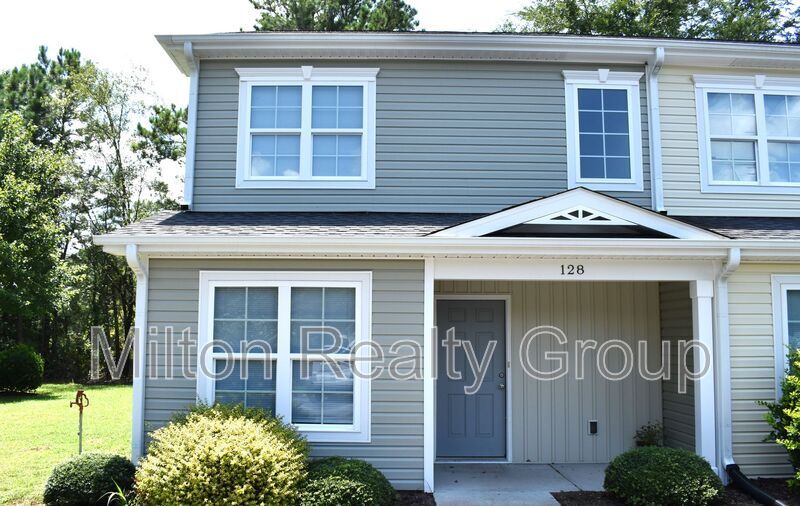Foto principal - 128 Brickyard Ln