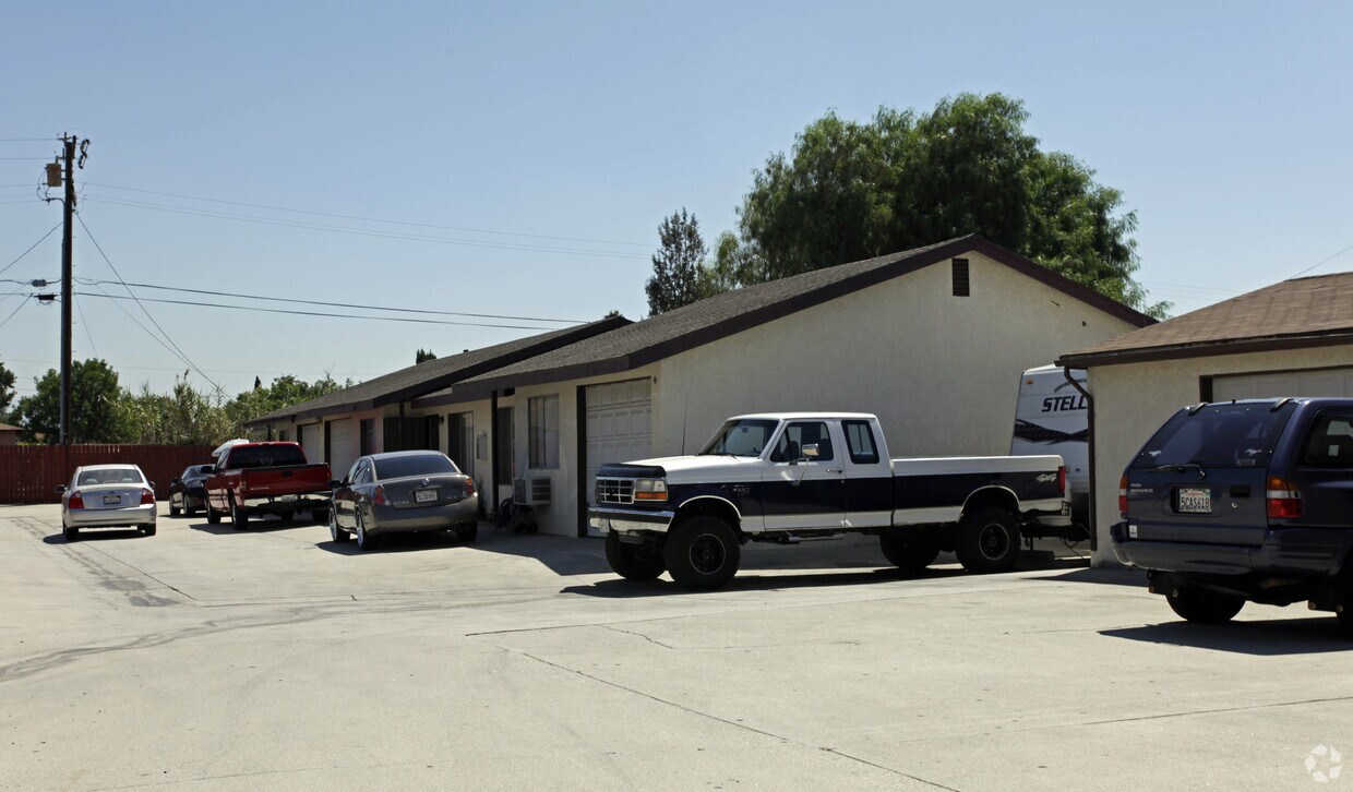 Building Photo - 9343-9353 Juniper Ave