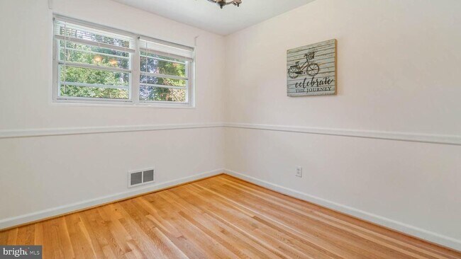 Foto del edificio - 4909 Randolph Rd