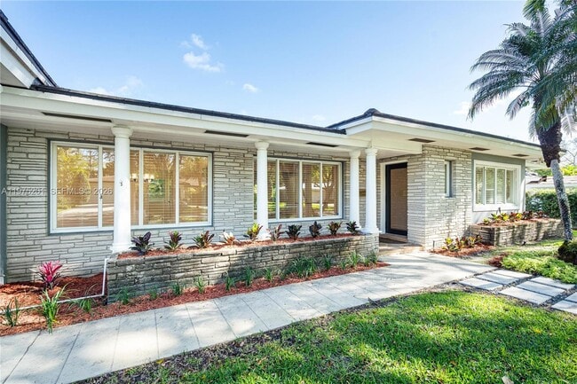 Foto del edificio - 1235 Algardi Ave