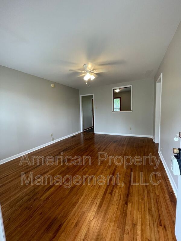 Foto del edificio - 523 E Duncan St