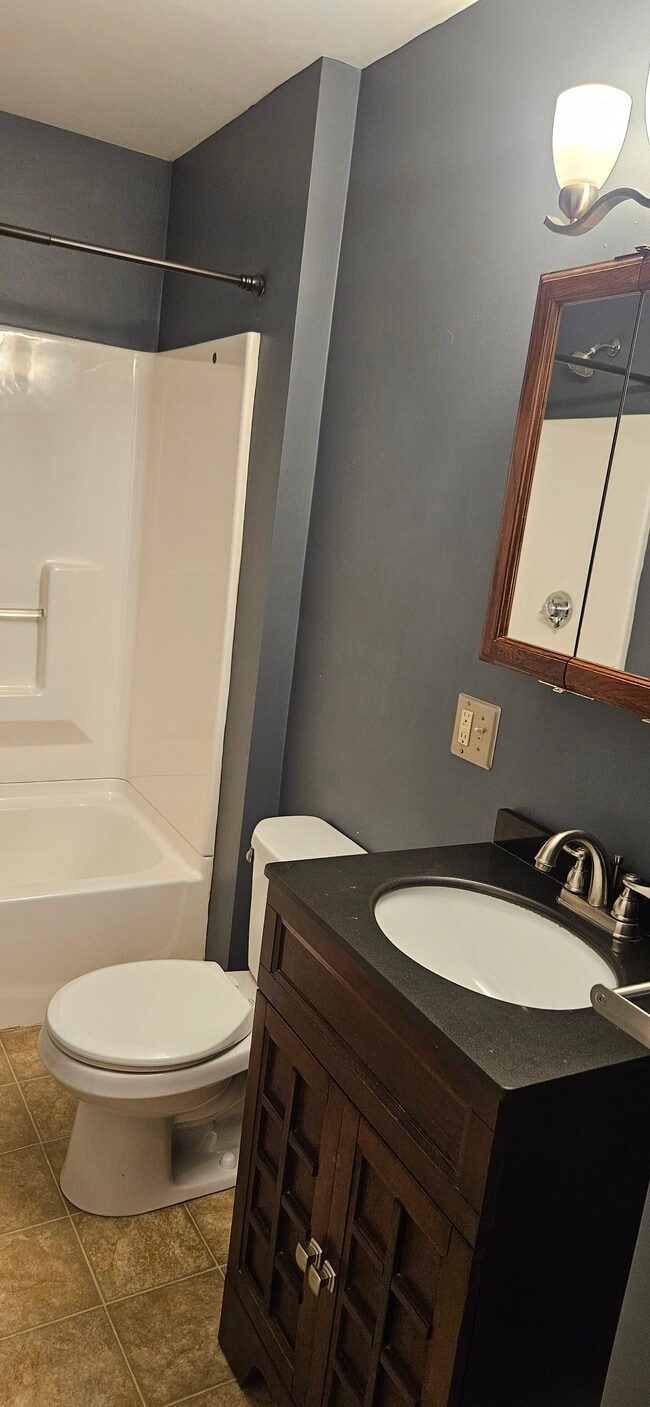 bathroom - 70 Forest St