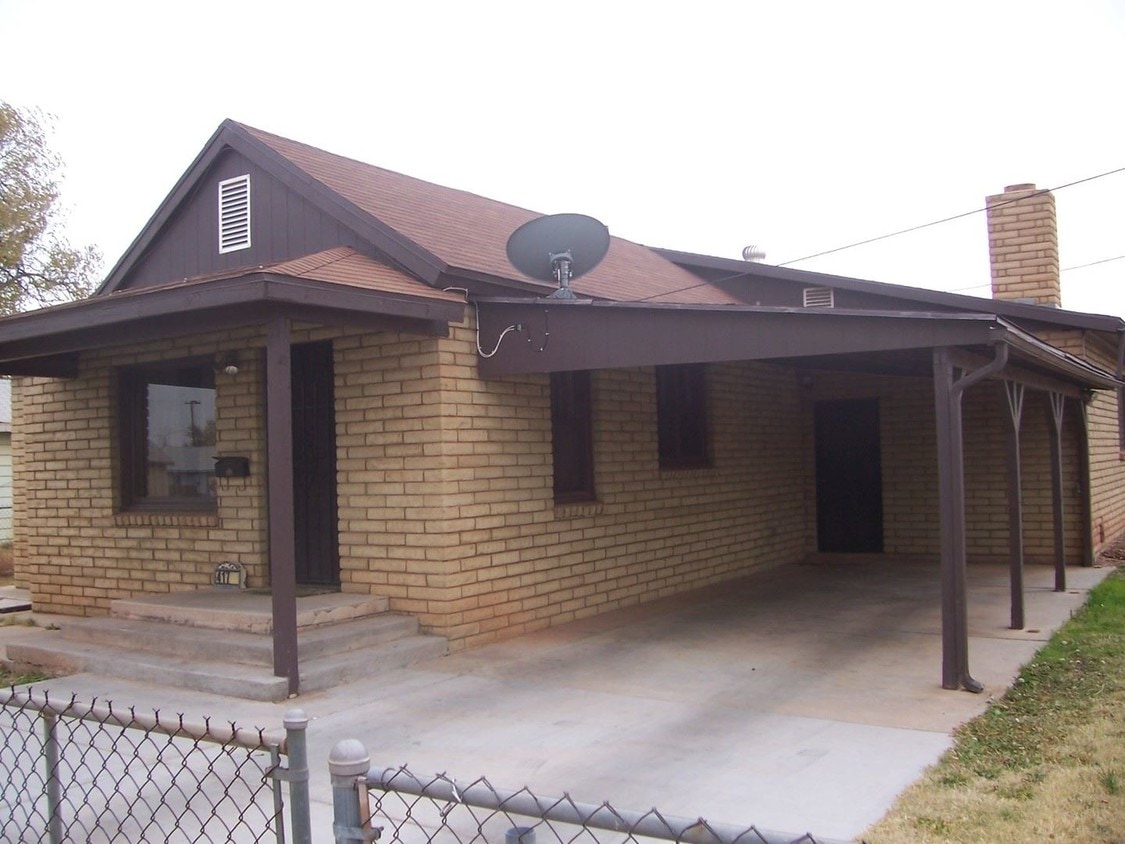 417 E Oak St, Winslow, AZ 86047 House Rental in Winslow, AZ