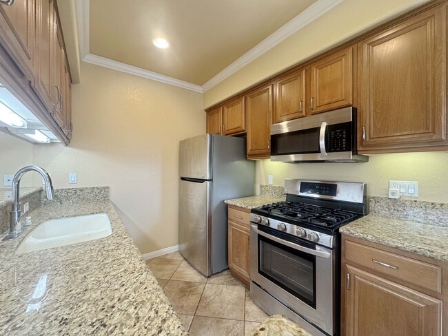 Foto del edificio - Great 3B/2.5BA Townhome in Sabre Springs!