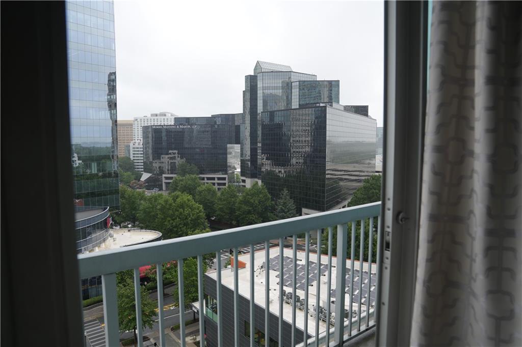 Foto principal - 3324 Peachtree Rd