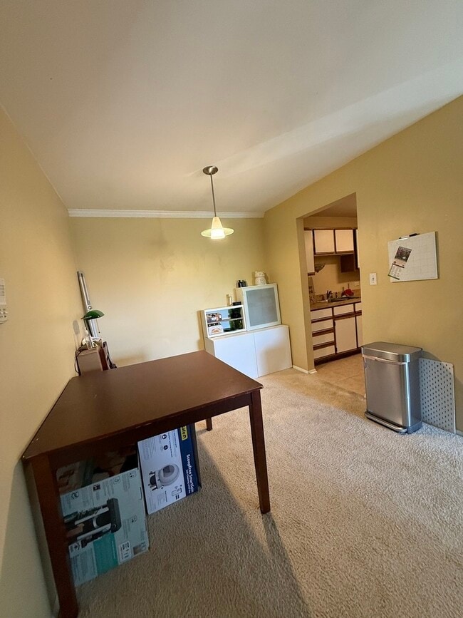 Foto del edificio - 6105 Knoll Valley Dr
