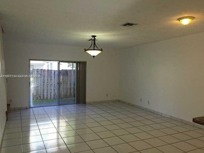 Foto del edificio - 16134 Emerald Cove Rd