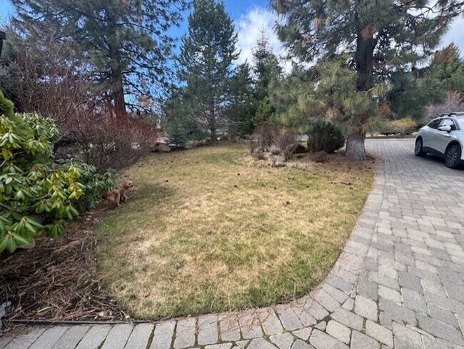 Building Photo - Single level home on Awbrey Butte