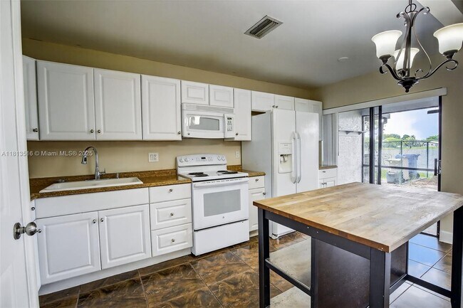 Foto del edificio - 388 NW 103rd Terrace