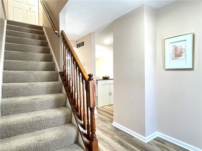 Foto del edificio - 35 Camberley Pl