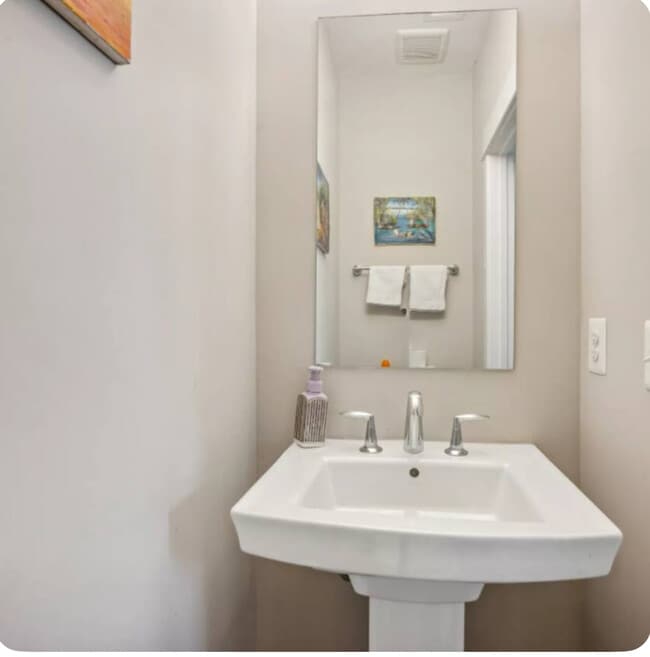 Photo - 721 Parkside Pl NE Townhome