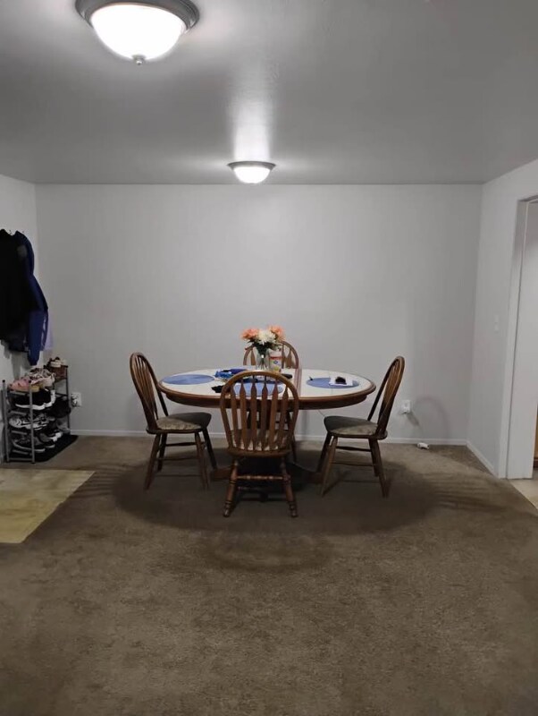 Foto del edificio - 230 E Center St