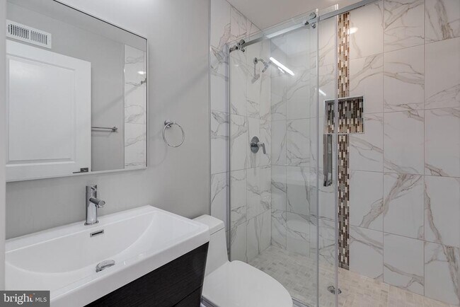 Foto del edificio - 2113 Master St