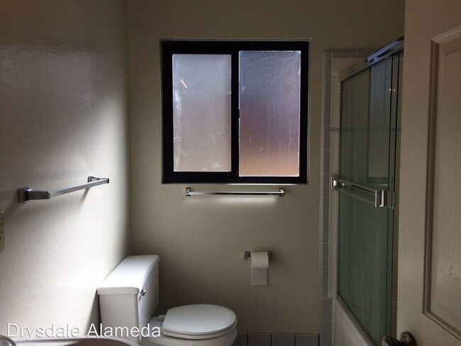 Foto del edificio - 514 Flower Ln