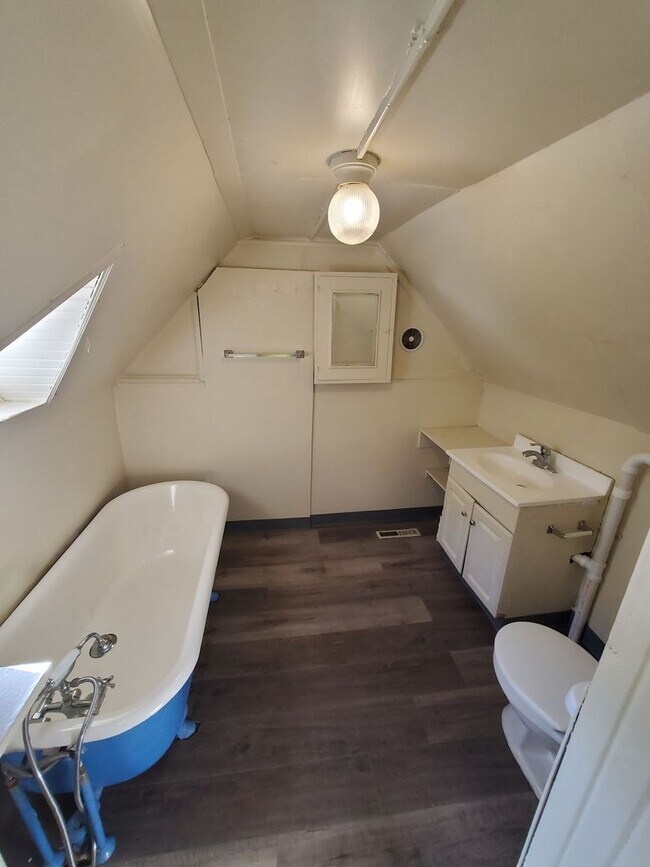 Foto del edificio - 4 Bedroom Single Family