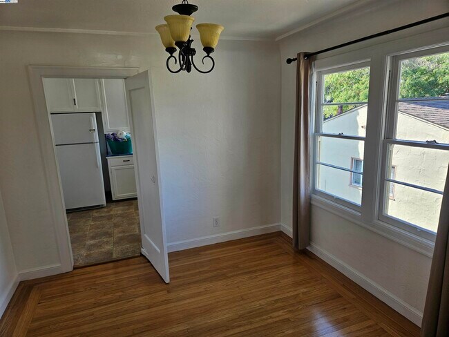 Foto del edificio - 1465 Ohio St