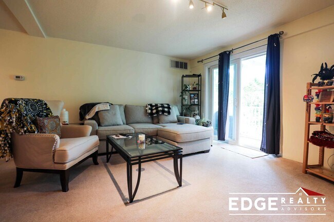 Foto del edificio - 50 Silver Hill Ln