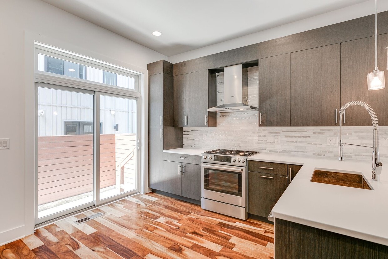 Northern Liberties Townhome with Parking - Northern Liberties Townhome with Parking