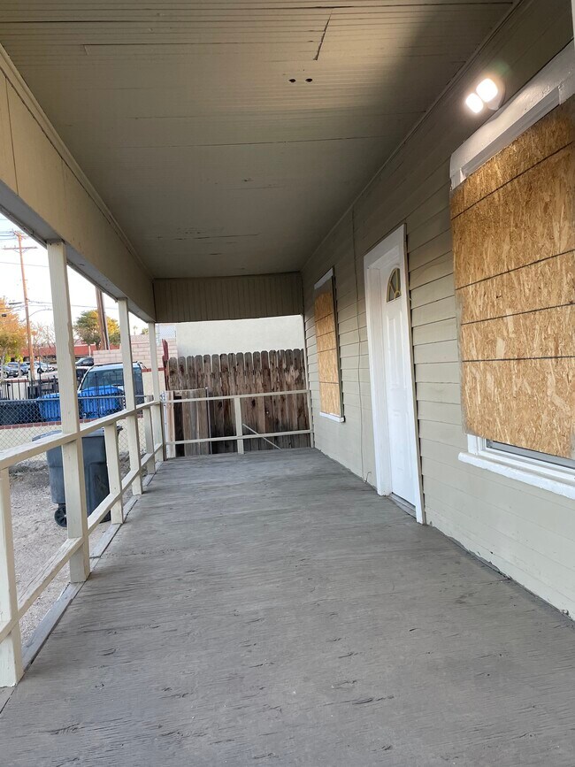 Building Photo - 212 N 3rd Ave