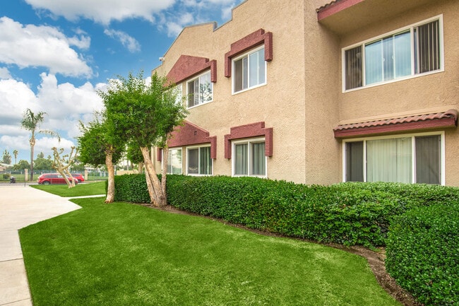 Foto del edificio - Azusa Gardens Apartments
