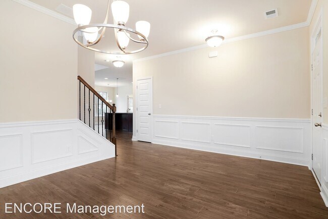Building Photo - 4 br, 2.5 bath House - 2459 Overlook Avenue