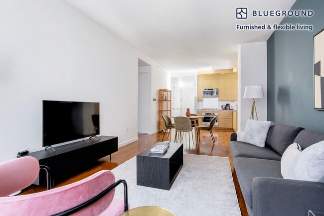 Building Photo - 1600 Broadway-SI FL14-ID697